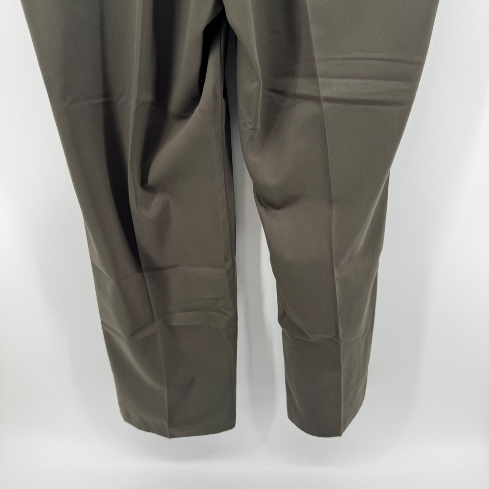Dockers D3 Classic Fit Pleated Khaki Pants Mens W44 L30 Never Iron Olive Green - Picture 9 of 11